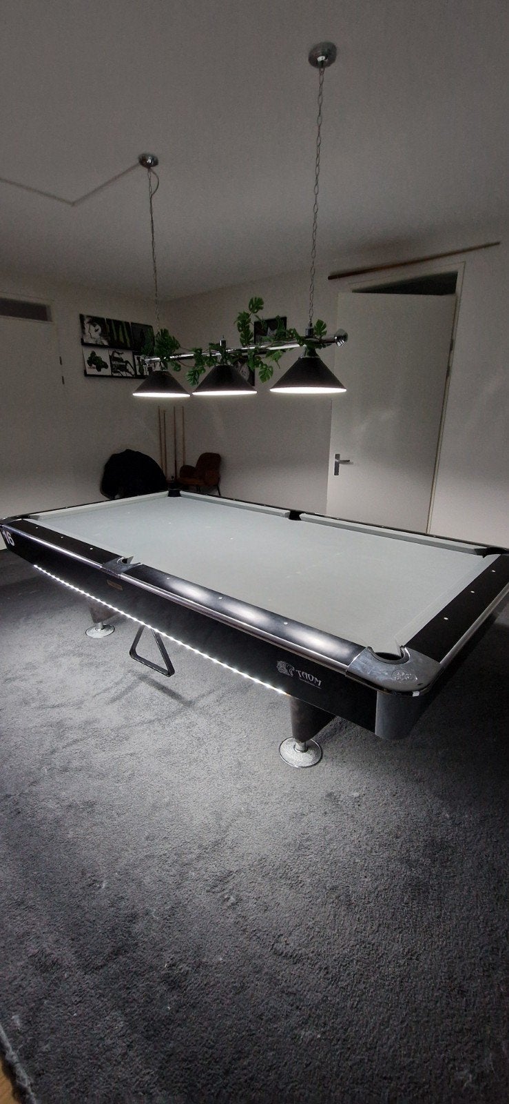Olio Pooltafel met accessoires: ballen, keuen en lampen, Sport en Fitness, Biljarten en Poolen, Gebruikt, Pooltafel, Ophalen
