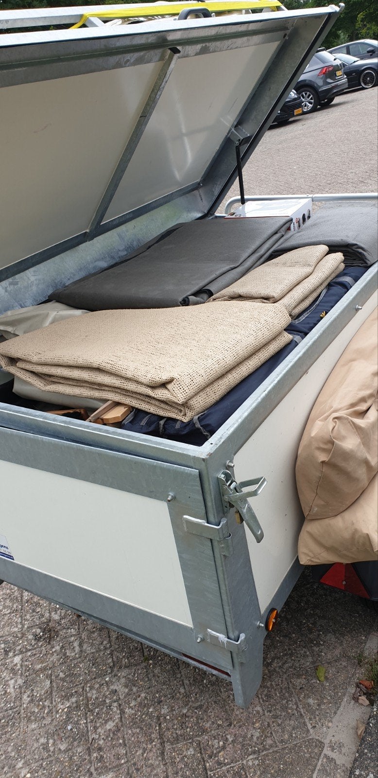 te koop Karsten 350 x 350 met slaapaanbouw, Ophalen, Gebruikt, Meer dan 6