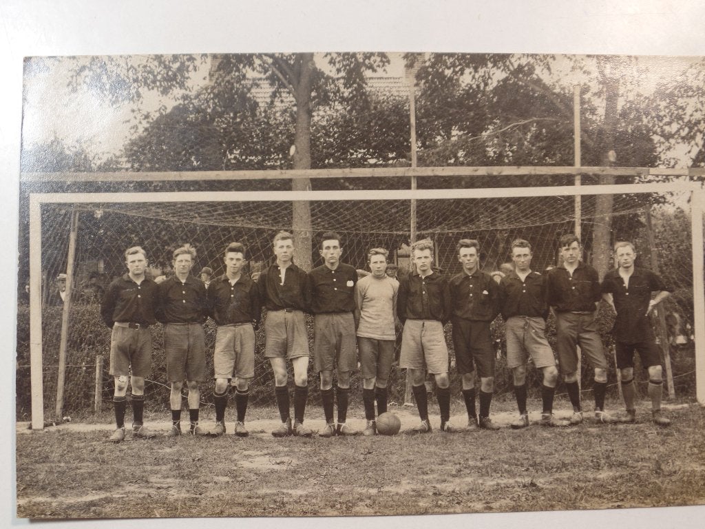 Fotokaart 7 onbekend Groningen voetbal team uithuizen, Verzenden, Voor 1920, Ongelopen, Groningen