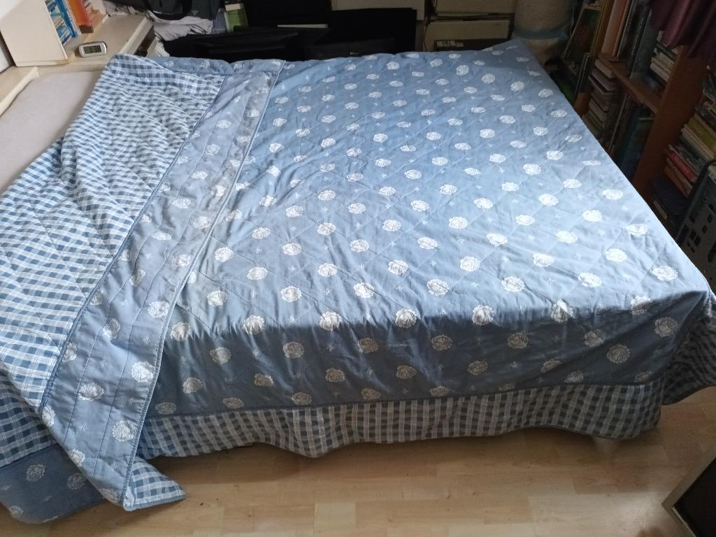 zeer grote blauwe sprei plaid bloemen roos 265-225cm katoen, Huis en Inrichting, Ophalen of Verzenden, Gebruikt