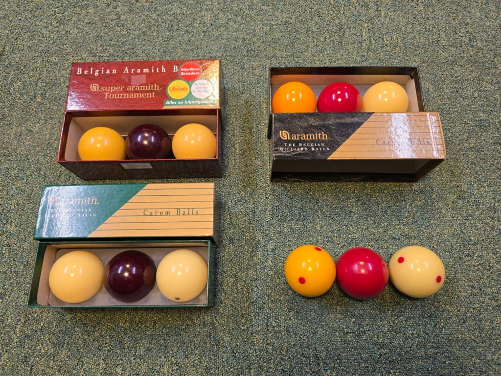 4 sets biljartballen, biljart ballen, biljarten, keu, Sport en Fitness, Biljarten en Poolen, Ophalen, Zo goed als nieuw, Keu of Ballen