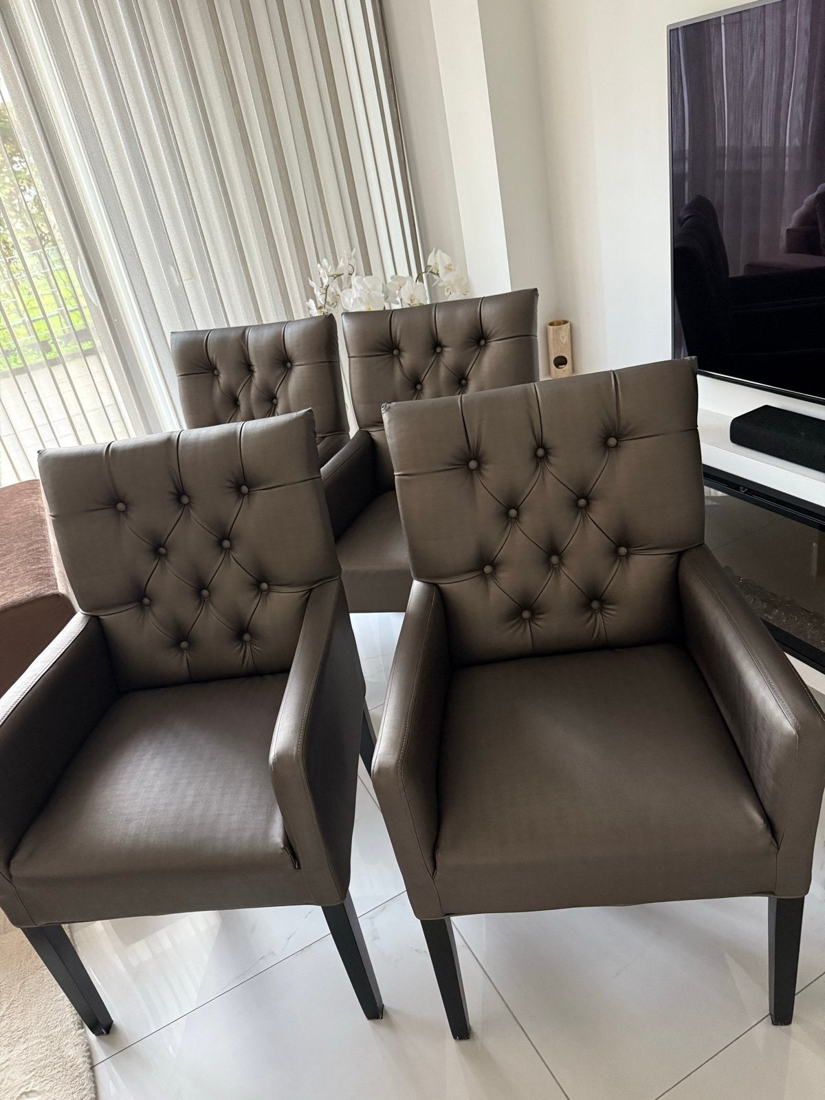 4 eetkamerstoelen met knopen, Gebruikt, Bruin, Ophalen of Verzenden, Vier