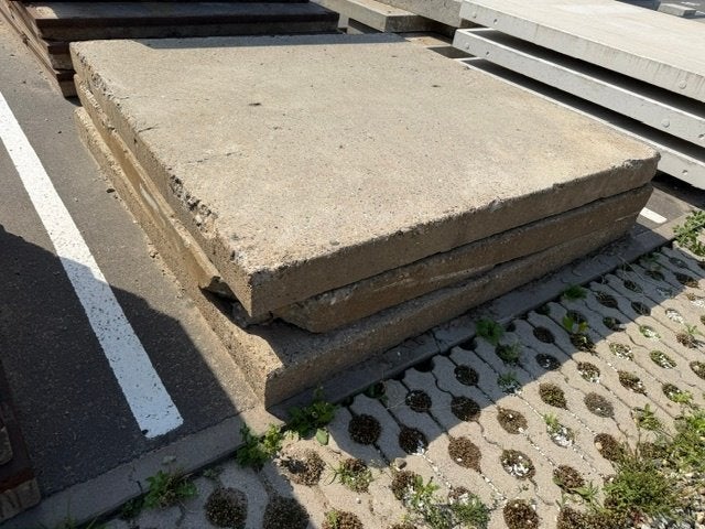 -gebruikte betonplaten 200x200x14 met scheurtje en hoekje af, Tuin en Terras, Tegels en Klinkers, Ophalen, Gebruikt, Overige typen