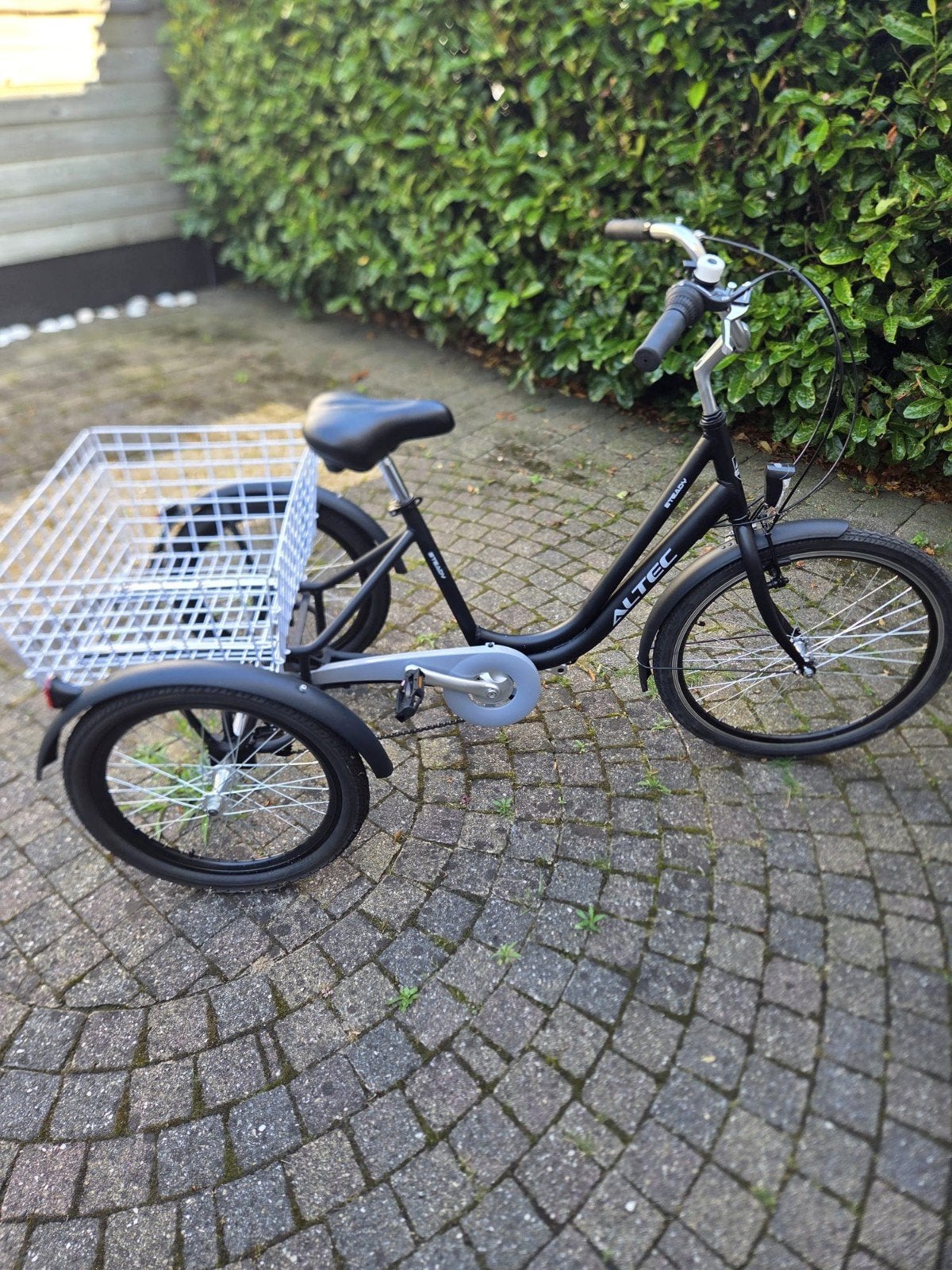 Altec Steady Driewieler 24 inch - Mat Zwart zgan, Fietsen en Brommers, Fietsen | Driewielfietsen, Ophalen, Zo goed als nieuw