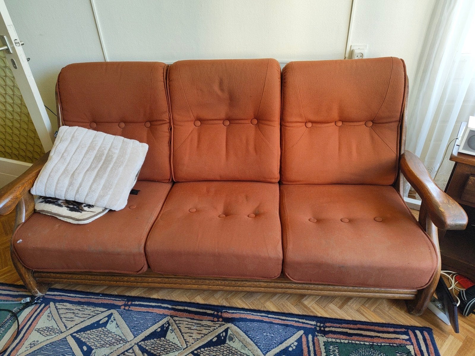 Vintage 3-zits eiken bank met houten frame en oranje stof, Ophalen, Gebruikt, 150 tot 200 cm, Tweepersoons