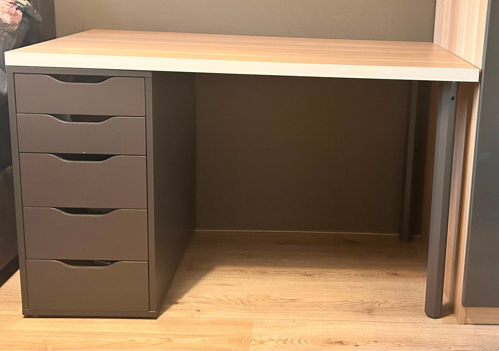 Te koop Ikea  Bureau, Ophalen, Overige typen, Gebruikt, 120 cm