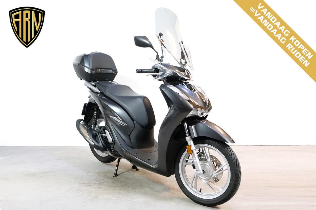Honda Sh 150 i (bj 2020), Motoren, Motoren | Honda, Bedrijf, 157 cc, 12 t/m 35 kW, LED Verlichting