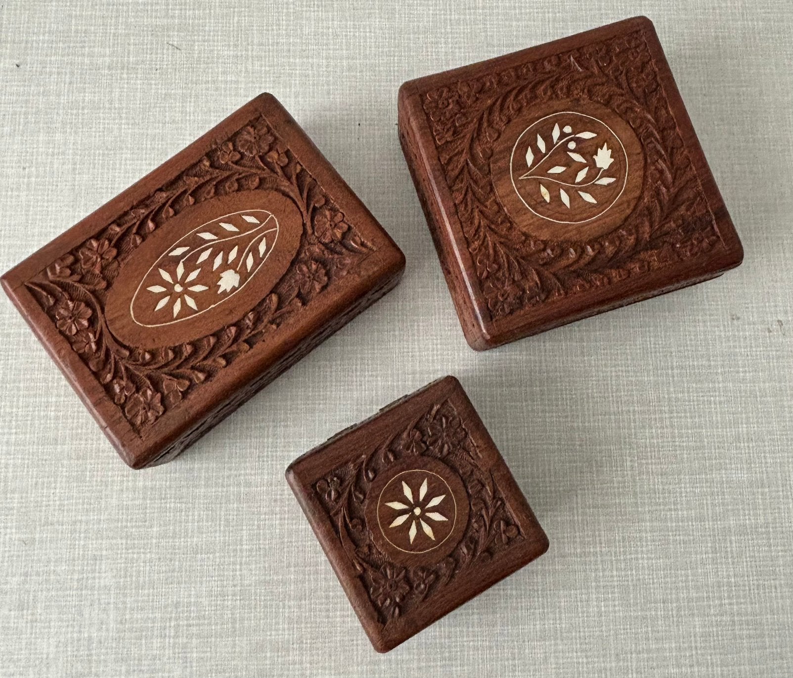 3 soorten afmetingen sieraden doosjes houtsnijwerk, Antiek en Kunst, Kunst | Beelden en Houtsnijwerken, Overige onderwerpen, Houtsnijwerk