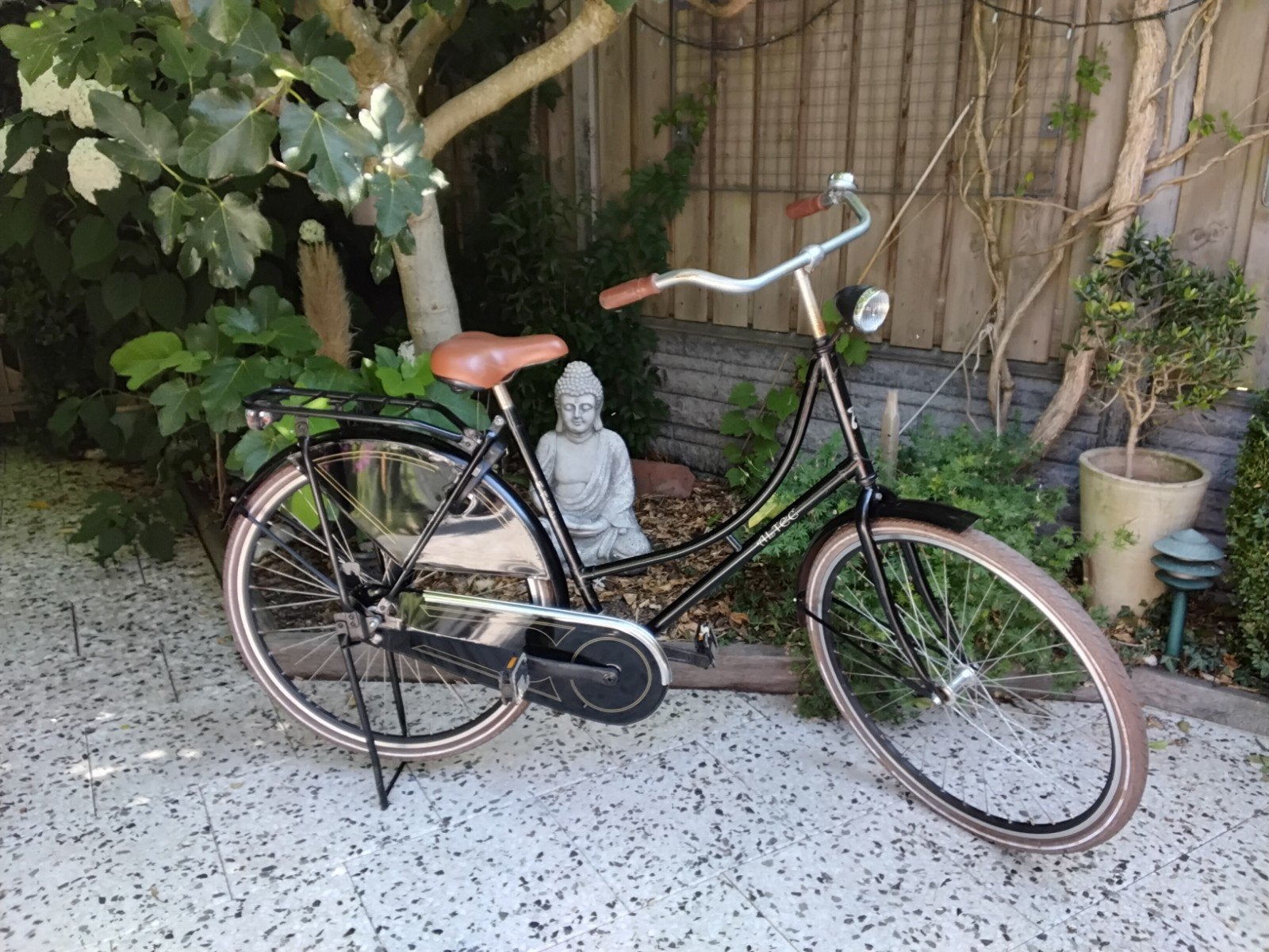 Heren en dames fiets/fietsen. Rijklaar. Fietsendrager., Ophalen, Gebruikt, Versnellingen, Batavus