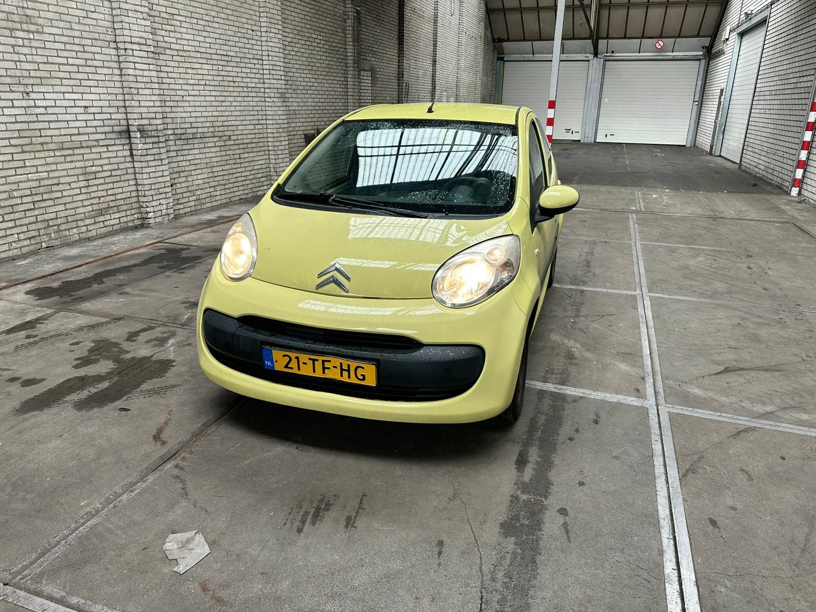 Citroën C1 1.0 5-DRS 2006 Geel AIRCO, Auto's, Voorwielaandrijving, 4 stoelen, C1, 68 pk