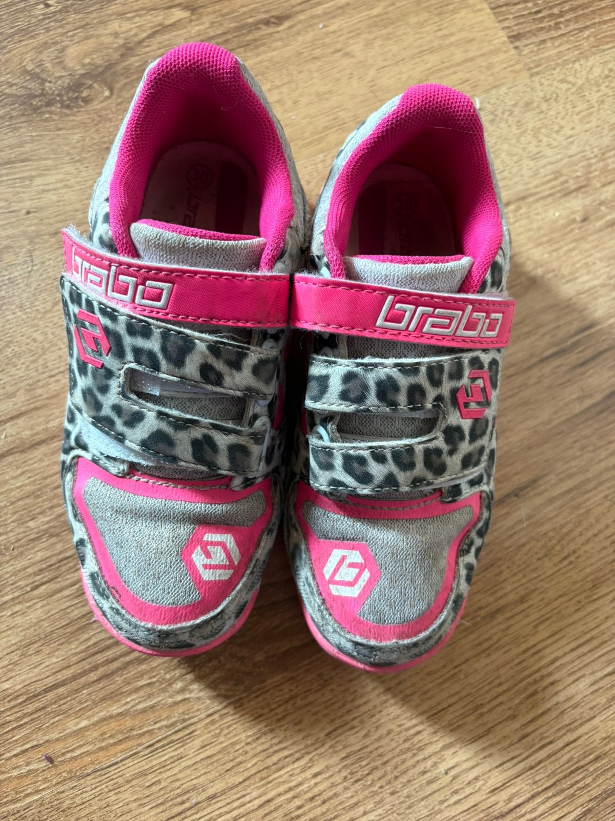 Brabo hockeyschoenen maat 30 meisje roze, Ophalen of Verzenden, Gebruikt, Schoenen