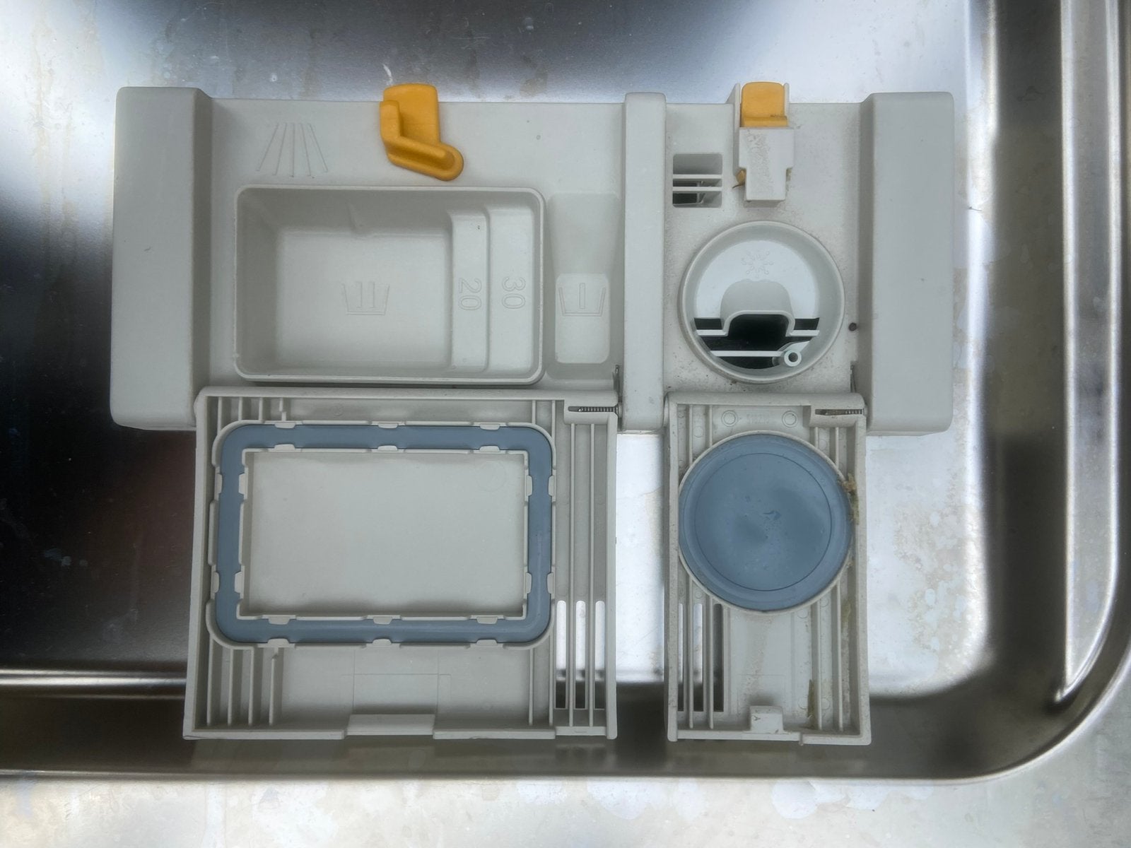 Combidoseerapparaat Miele vaatwasser G5670 SCVi en andere, Ophalen of Verzenden, Zo goed als nieuw