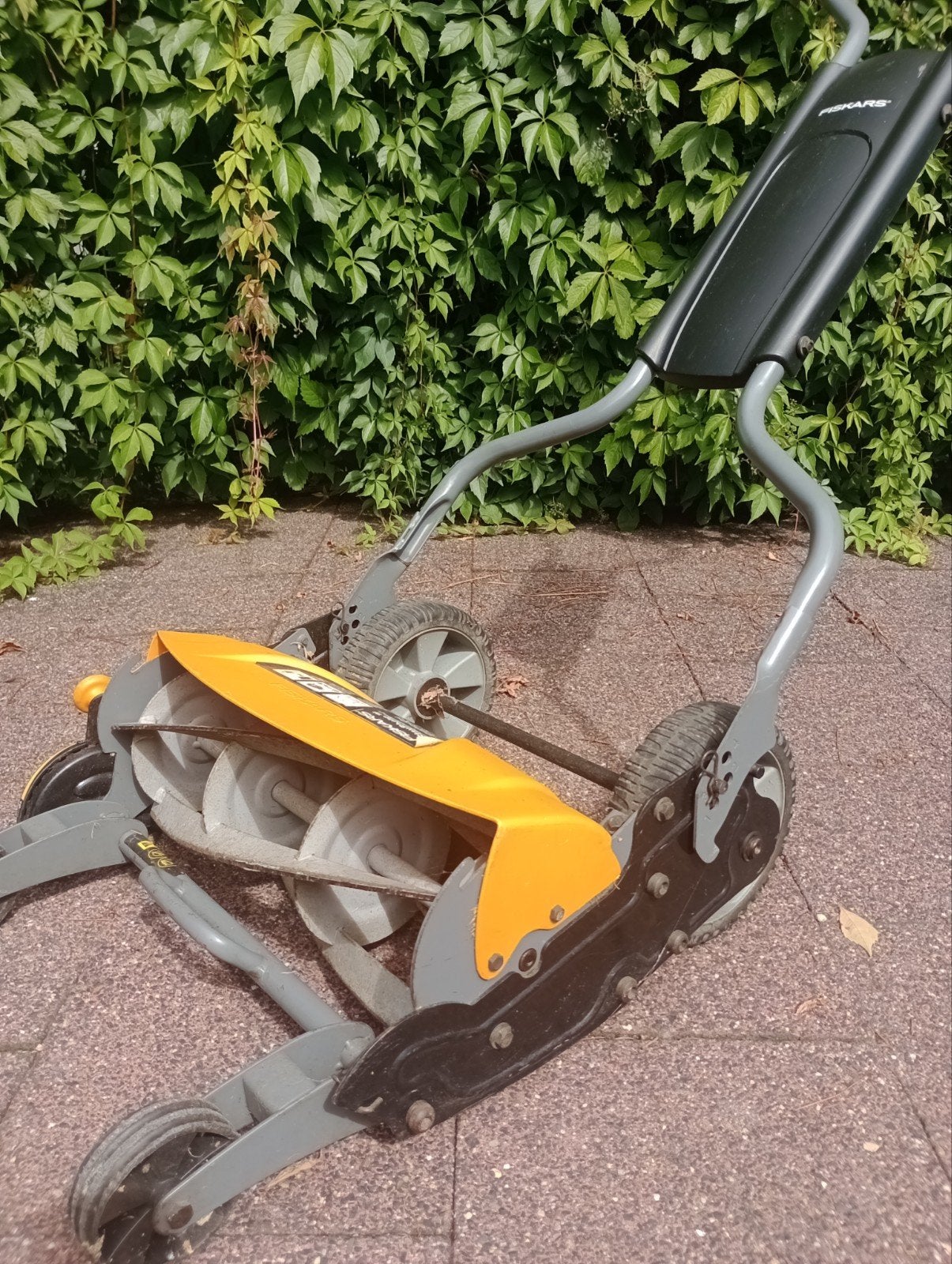 fiskars stay sharp, Tuin en Terras, Handgrasmaaier, Zo goed als nieuw, Kooimesmaaier, Fiskars