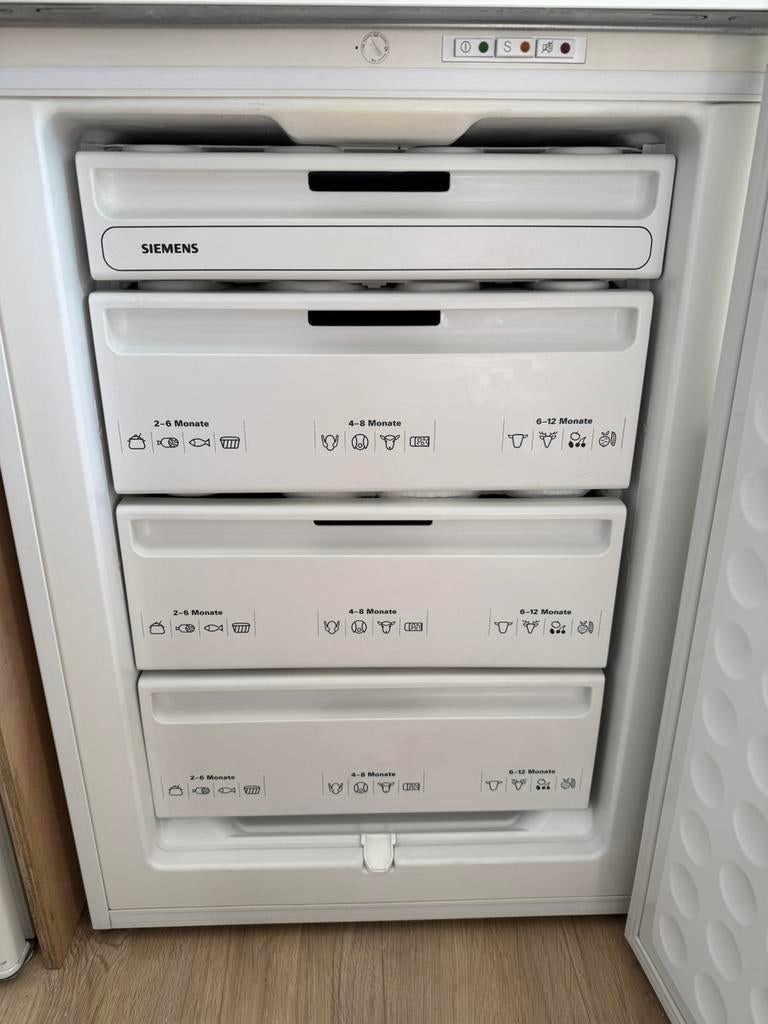 Vriezer Siemens, Minder dan 60 cm, Zo goed als nieuw, Energieklasse A of zuiniger, Vrijstaand