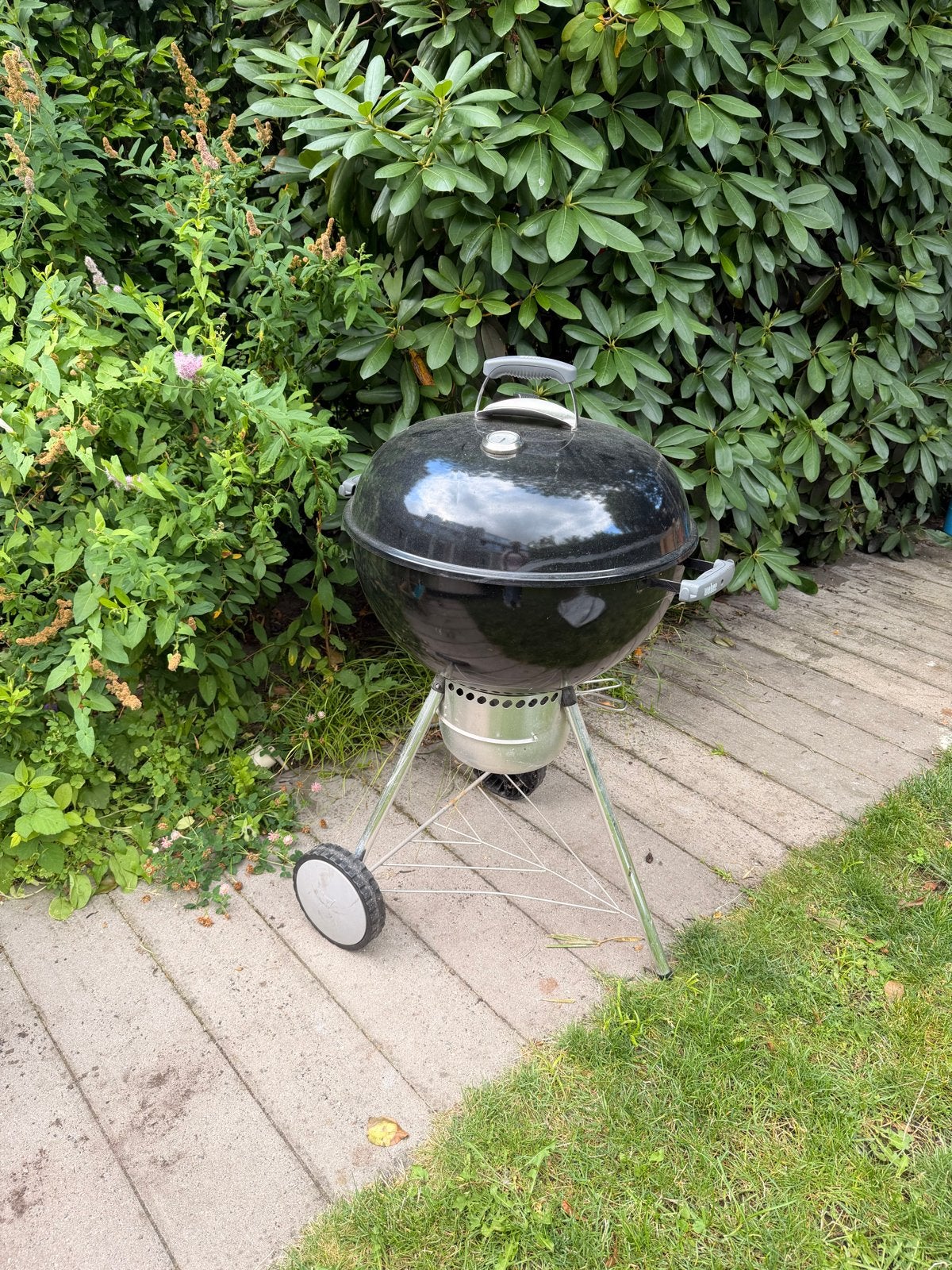 Weber 58 cm incl hoes Master-Touch GBS E-5750 bbq, Ophalen, Gebruikt, Met accessoires