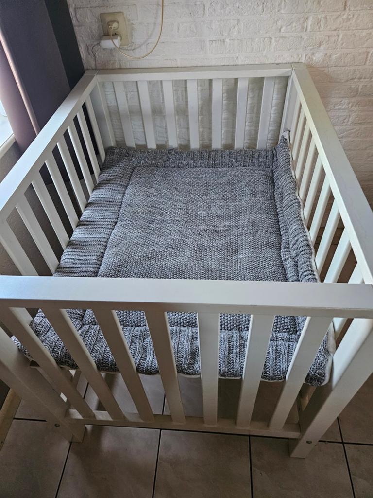 Witte box met boxkleed - zo goed als nieuw, Ophalen
