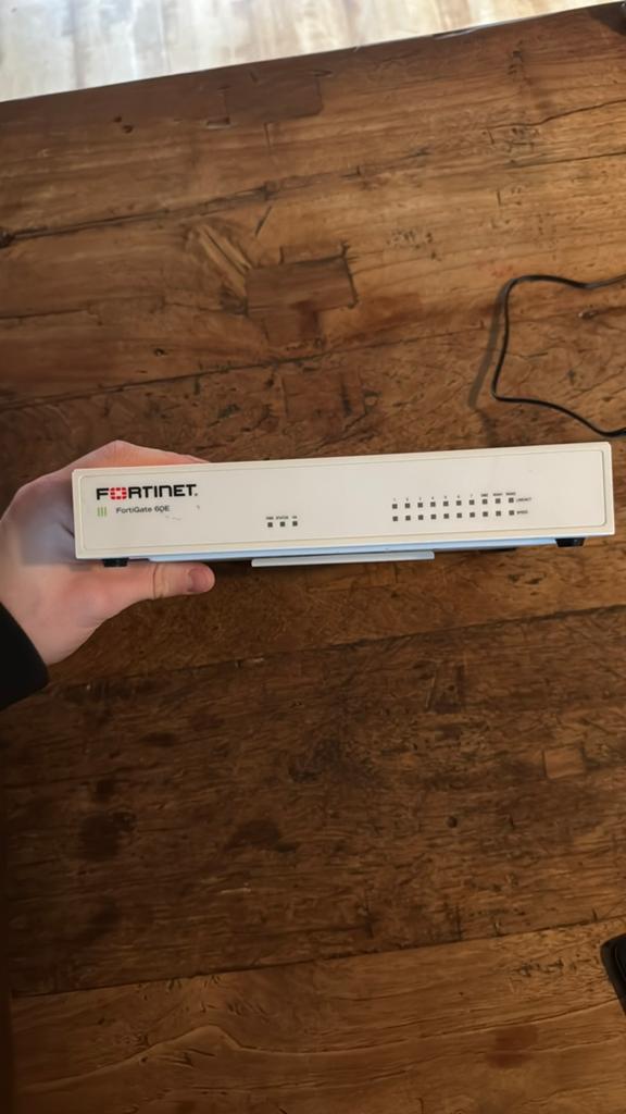 Fortigate 60e, Computers en Software, Ophalen of Verzenden, Zo goed als nieuw