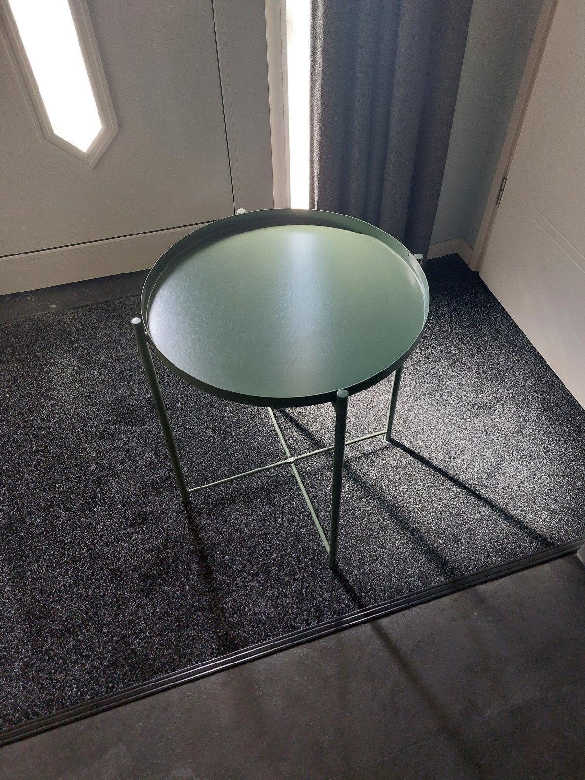 Ikea Gladom bijzettafel, groen, Minder dan 55 cm, Metaal of Aluminium, Rond, Zo goed als nieuw
