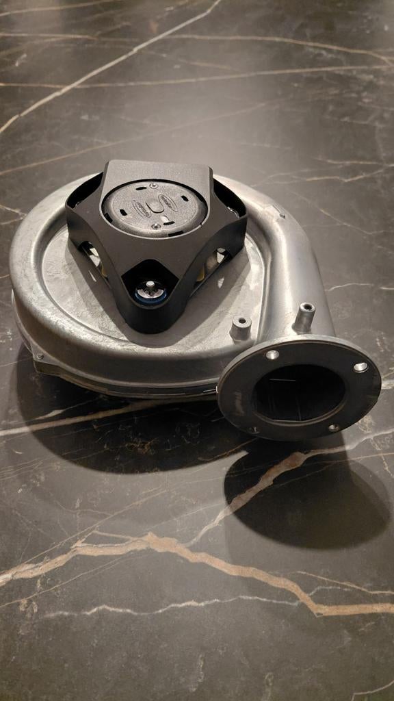Rookgasventilator Intergas, Doe-het-zelf en Verbouw, Ventilatie en Afzuiging, Ophalen, Nieuw, Ventilator