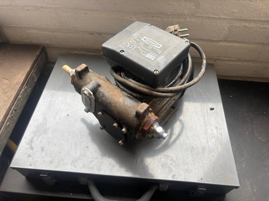 Diesel pomp / brandstof pomp / dieselpomp, Auto-onderdelen, Ophalen of Verzenden, Gebruikt