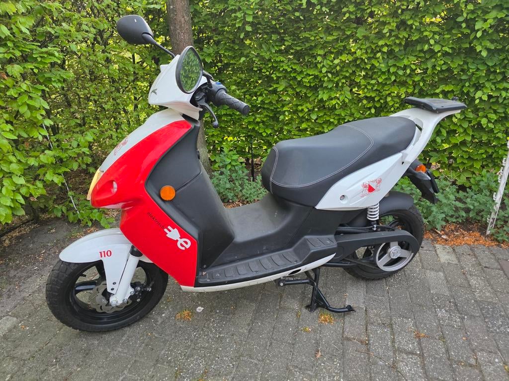 Govecs Elektrische Scooter - lithium uitvoering, Ophalen of Verzenden, Zo goed als nieuw, Elektrisch, Overige merken