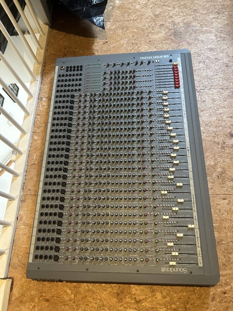 Soundcraft spirit studio 24/8/2, Muziek en Instrumenten, Mengpanelen, Ophalen, Gebruikt, 20 kanalen of meer, Microfooningang