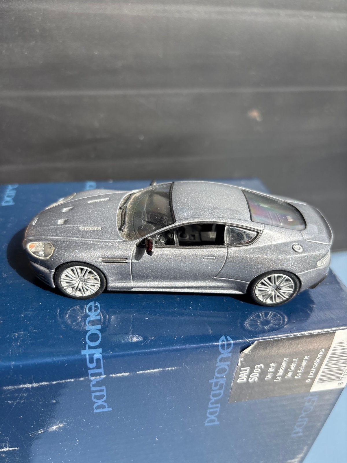 Aston Martin DBS James Bond Collectie Schaalmodel, Ophalen of Verzenden, Zo goed als nieuw, Auto, Overige merken