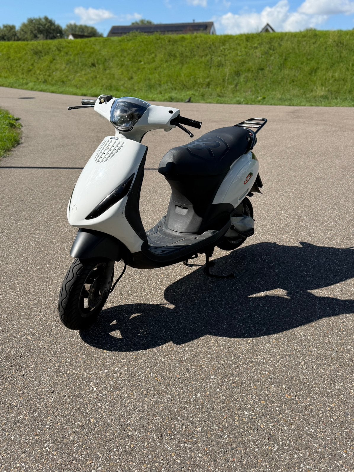 Piaggio zip 2 takt | brom | 2003, Fietsen en Brommers, Ophalen, Zo goed als nieuw, Benzine, Zip