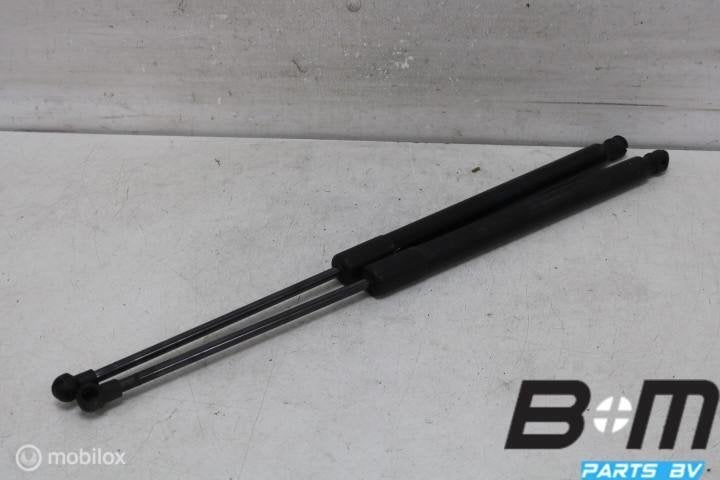 Gasveer achterklep VW golf 5G6827550C, Gebruikt
