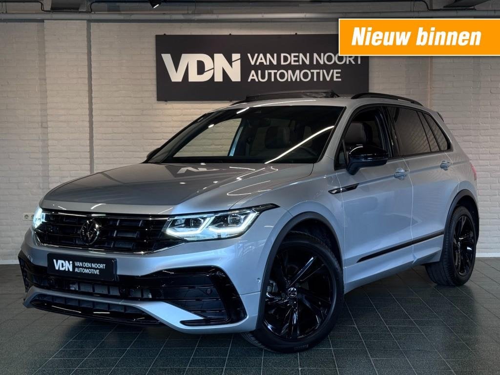 Volkswagen TIGUAN 1.5 TSI R-Line Business Black Style Pano T, Automaat, 4 cilinders, Stuurwielverwarming, 14 km/l