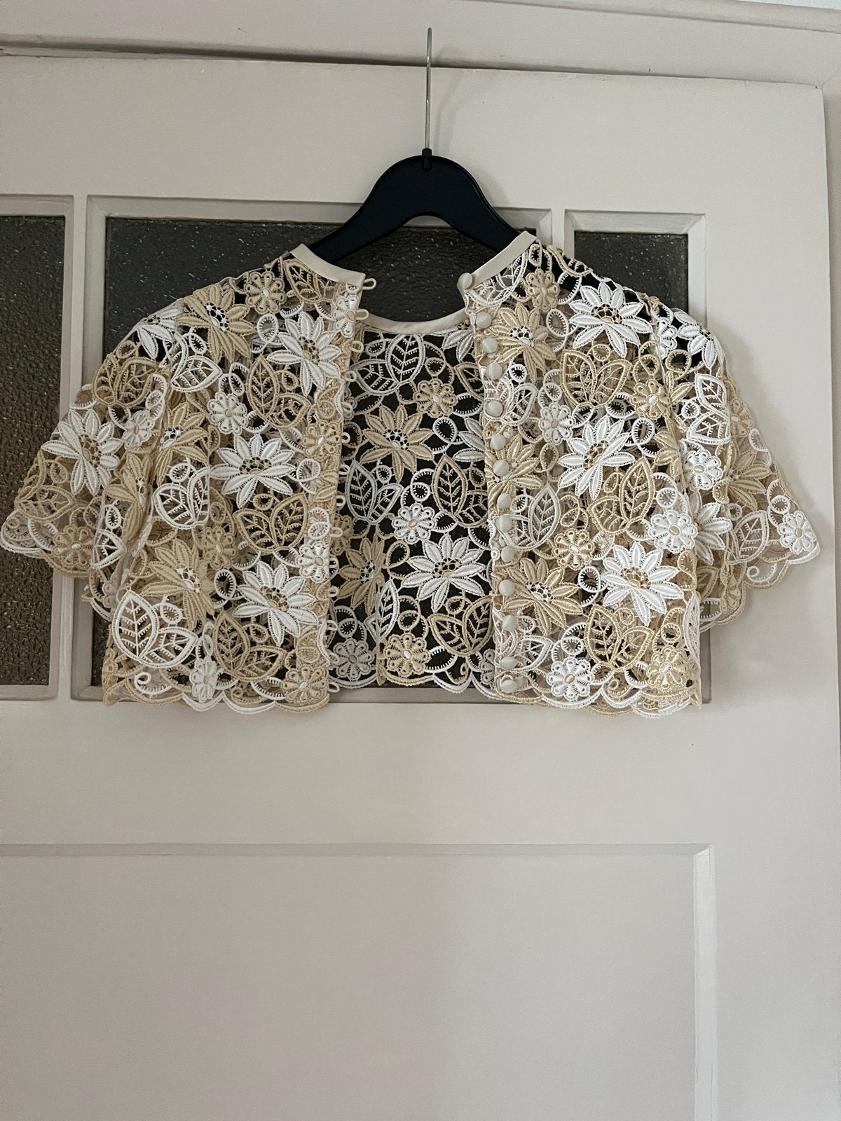 Vintage Kanten Bolero / Capelet Crème Wit Bruiloft Maat S, Kleding | Dames, Ophalen of Verzenden, Gedragen, Meerkleurig, Accessoires