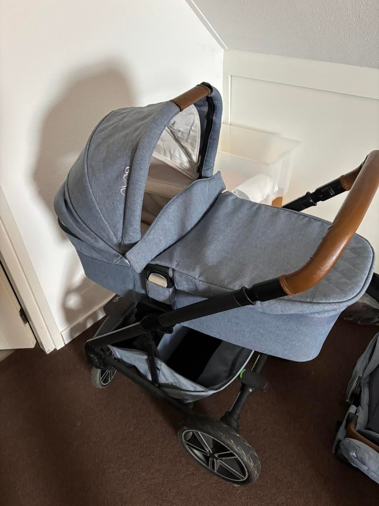 Nuna kinderwagen met diverse extra’s, Kinderen en Baby's, Kinderwagens en Combinaties, Zo goed als nieuw, Combiwagen, Verstelbare duwstang