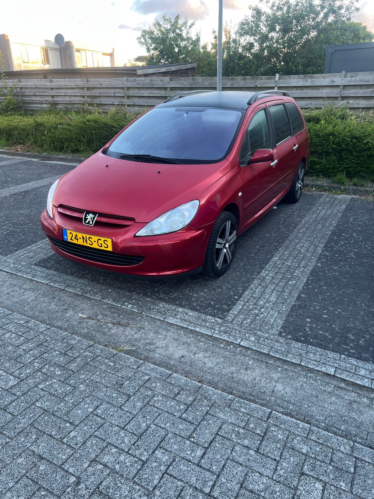Peugeot 307 2.0 16V SW 2004 Rood, Auto's, Peugeot, Particulier, Benzine, D, Stationwagon, Handgeschakeld, Origineel Nederlands