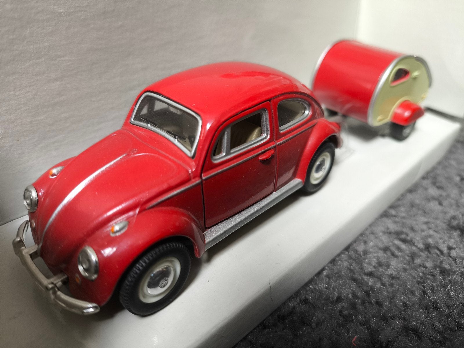 Schuco Volkswagen Kever 1:43 met Caravan - Junior Line, Ophalen of Verzenden, Zo goed als nieuw, Auto, Schuco