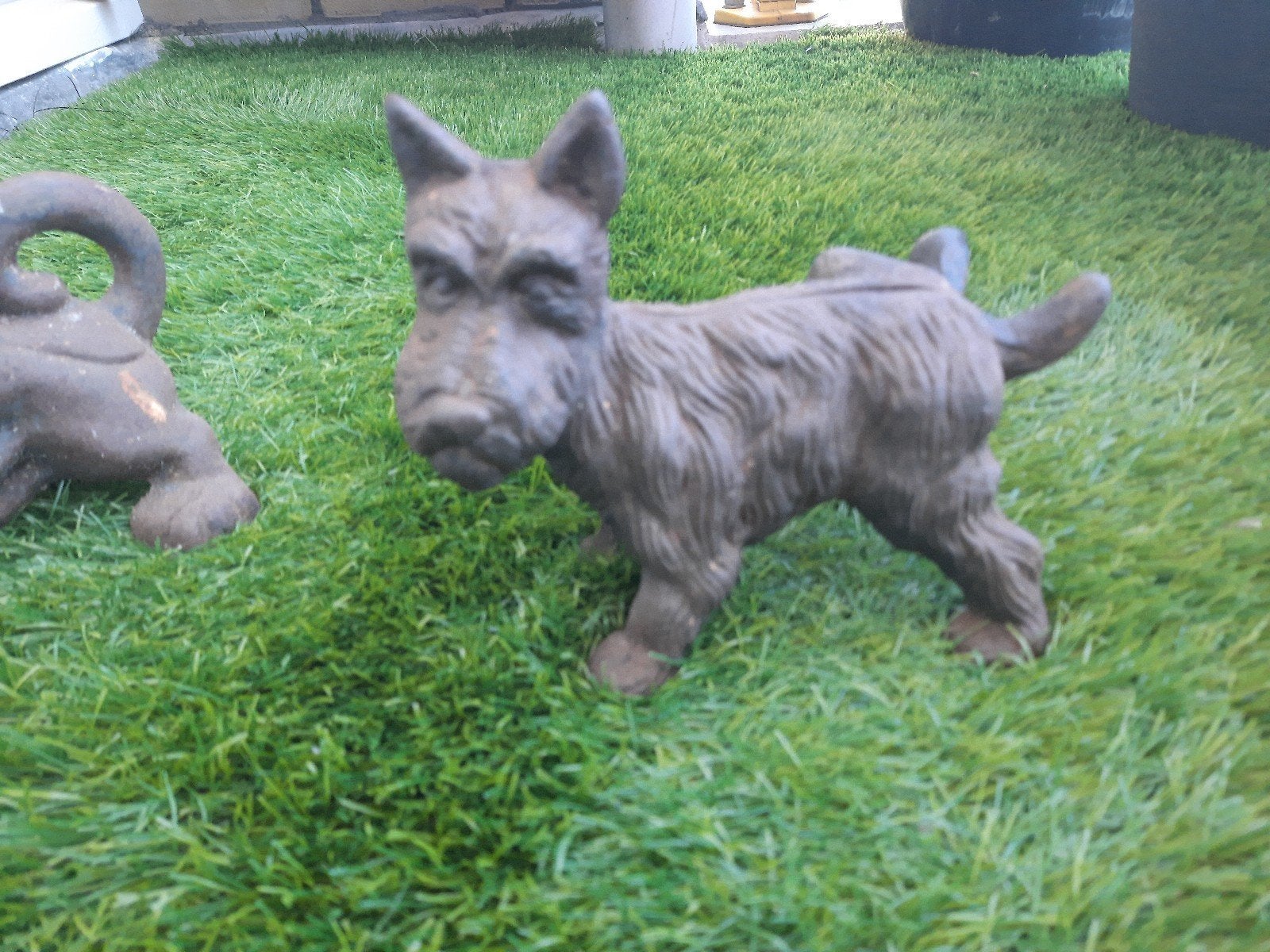 2 gietijzeren hondjes,2 en 3 kilo, Ophalen, Dier