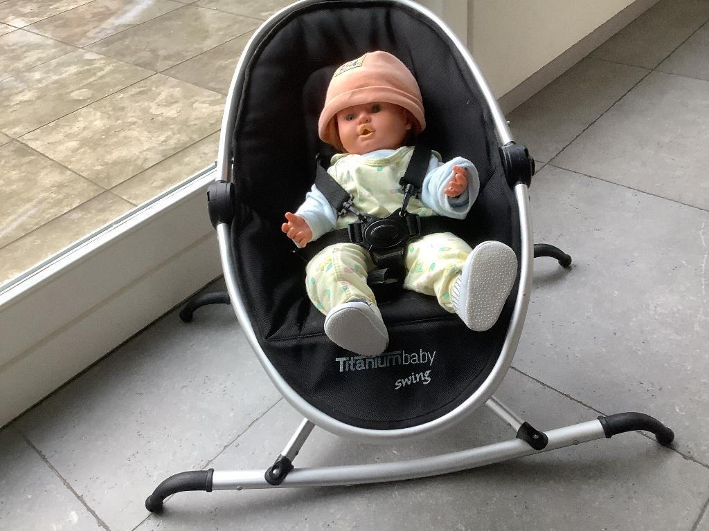 Retro Beweegbare Baby pop , speelpop Feber 1992, Kinderen en Baby's, Speelgoed | Poppen, Ophalen, Zo goed als nieuw, Babypop