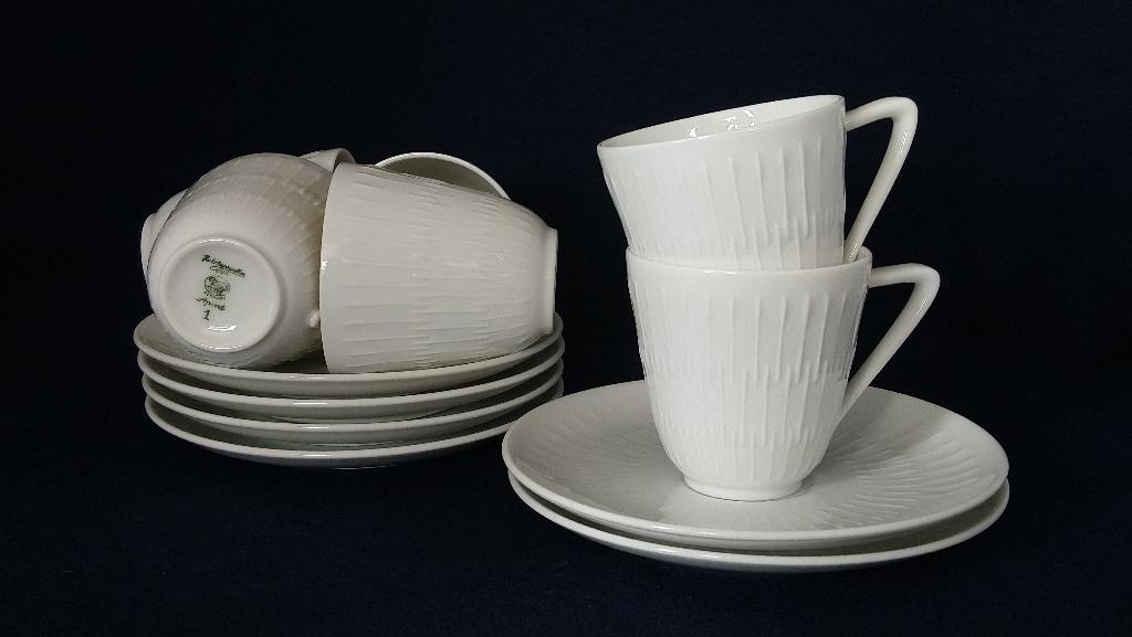 Hutschenreuther Apart - espressokopjes en schotels, Huis en Inrichting, Keuken | Servies, Ophalen of Verzenden, Zo goed als nieuw