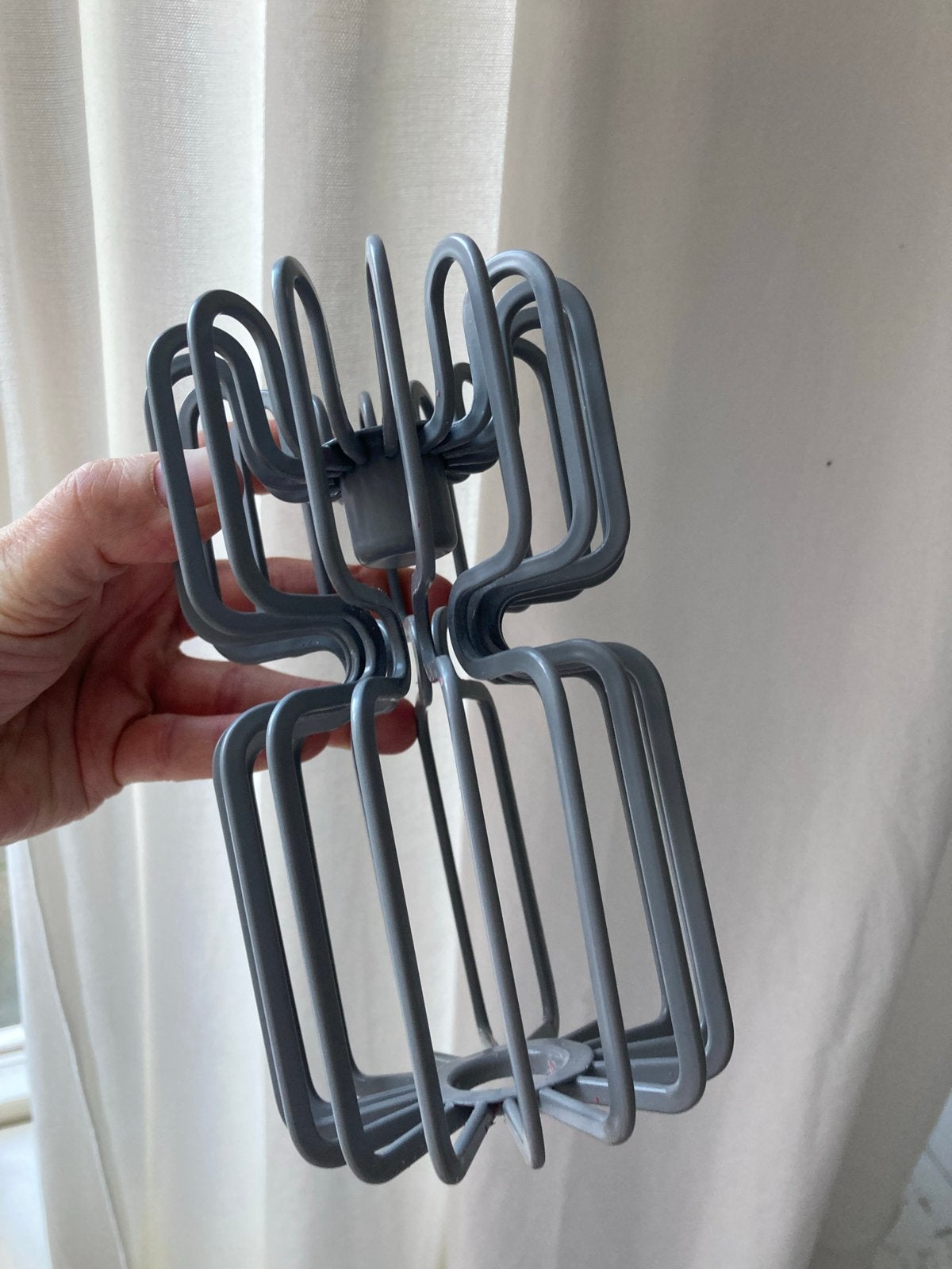 Zeldzame IKEA Trådig kandelaar Ehlen Johansson grijs, Huis en Inrichting, Woonaccessoires | Kandelaars en Kaarsen, Gebruikt, IKEA