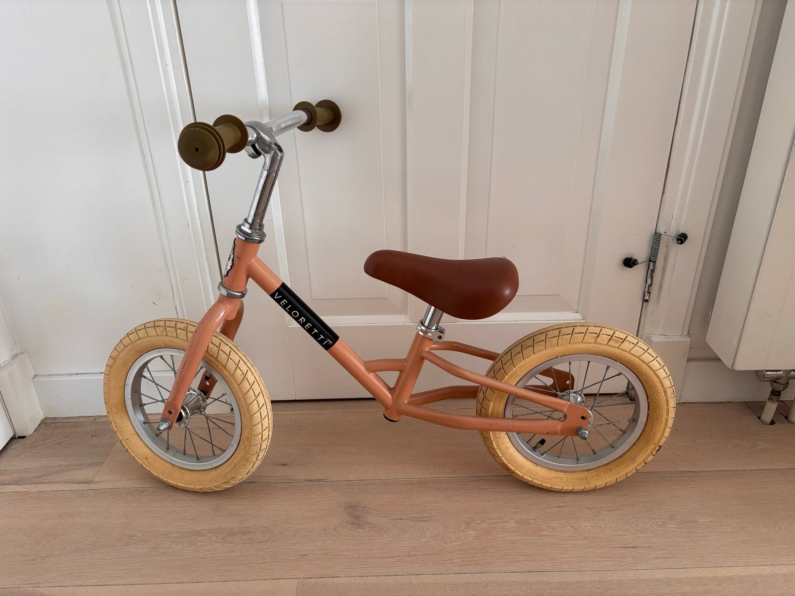 Veloretti 2 in 1 loopfiets/driewieler - Blazing Salmon, Fietsen en Brommers, Ophalen, Zo goed als nieuw, Minder dan 16 inch