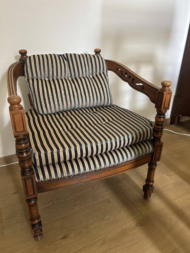 Antieke fauteuil massief notenhout – opnieuw gestoffeerd, Ophalen