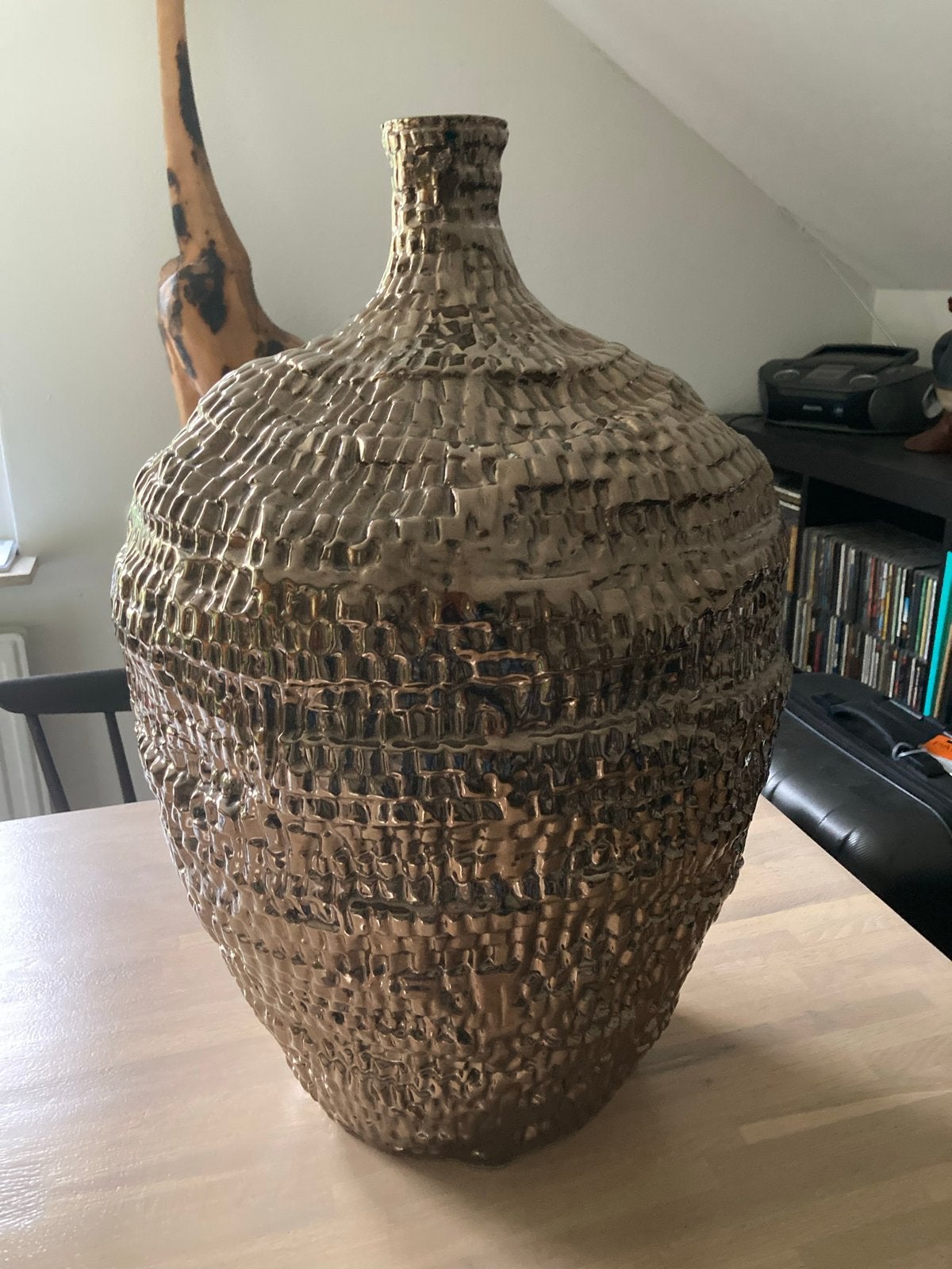 Grote decoratieve vaas met unieke textuur, Ophalen, Steen, Overige kleuren, 50 tot 75 cm