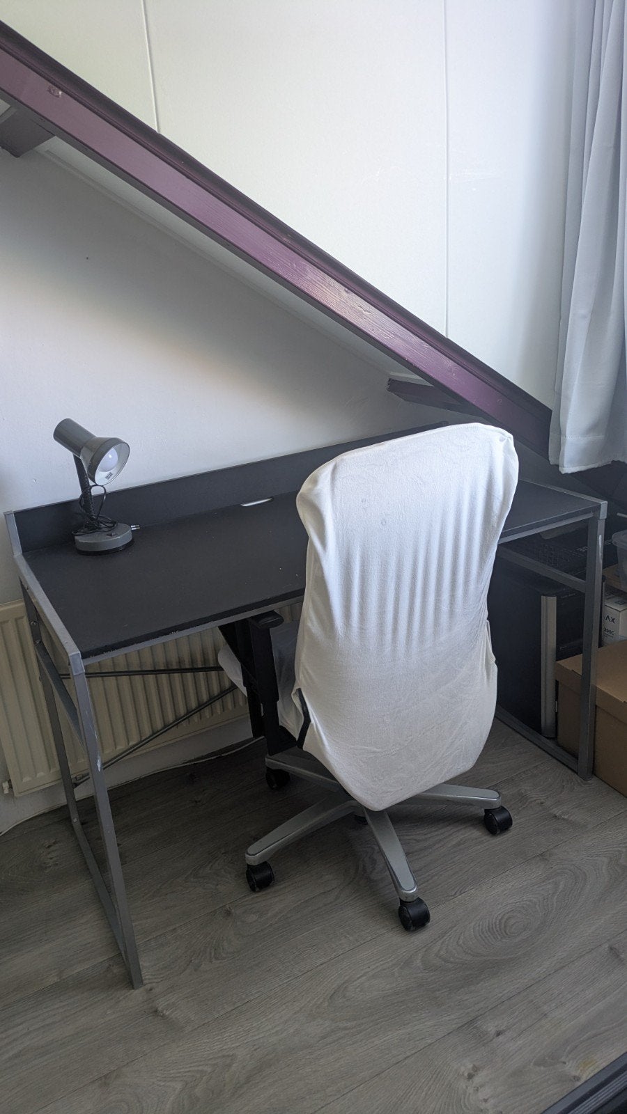 Gratis , zwart bureau, bureaustoel en lamp., Zwart, Gebruikt, 120 cm, Metaal