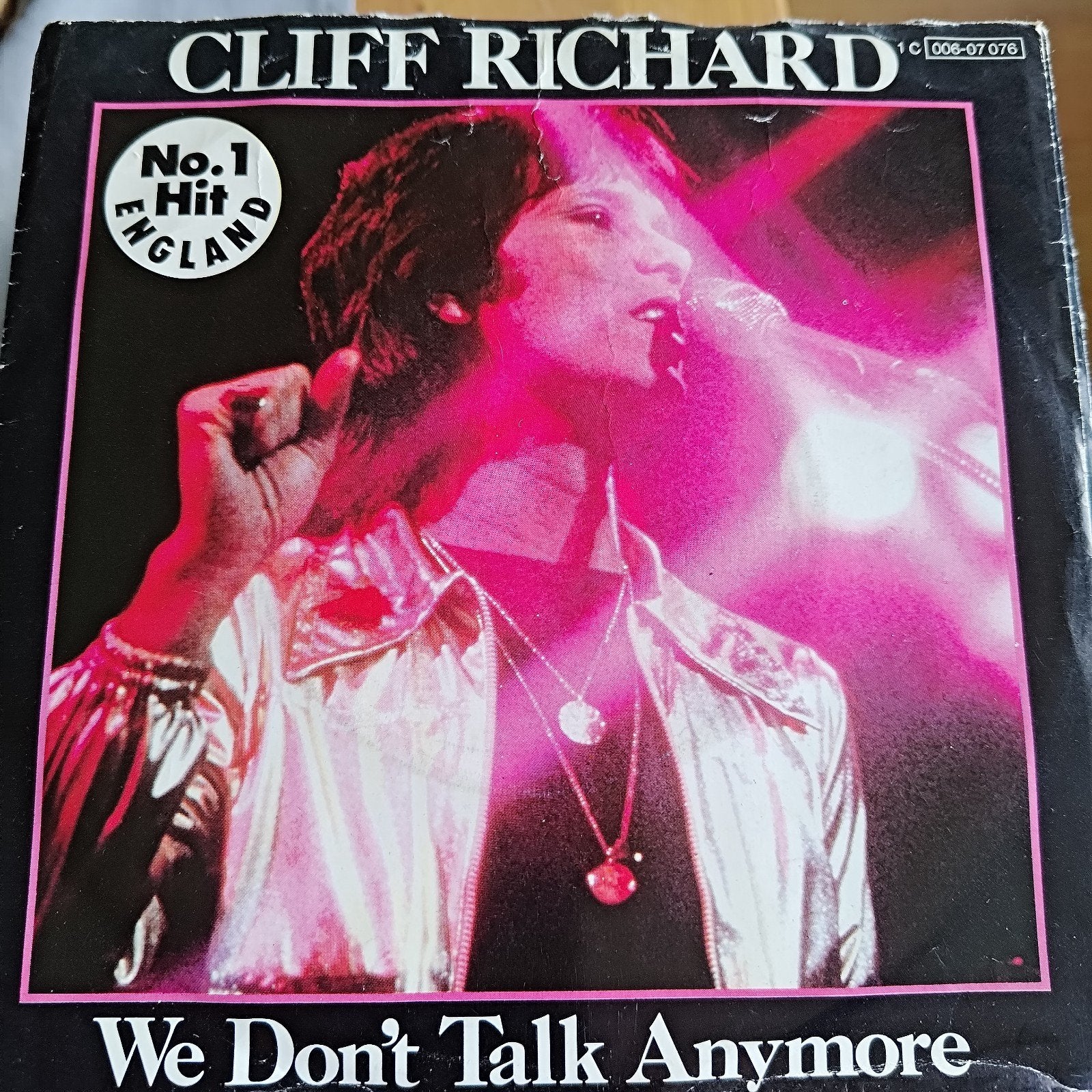 Cliff Richard - We Don't Talk Anymore (Single), Ophalen of Verzenden, 1970 - 1979, Gebruikt, 7 inch