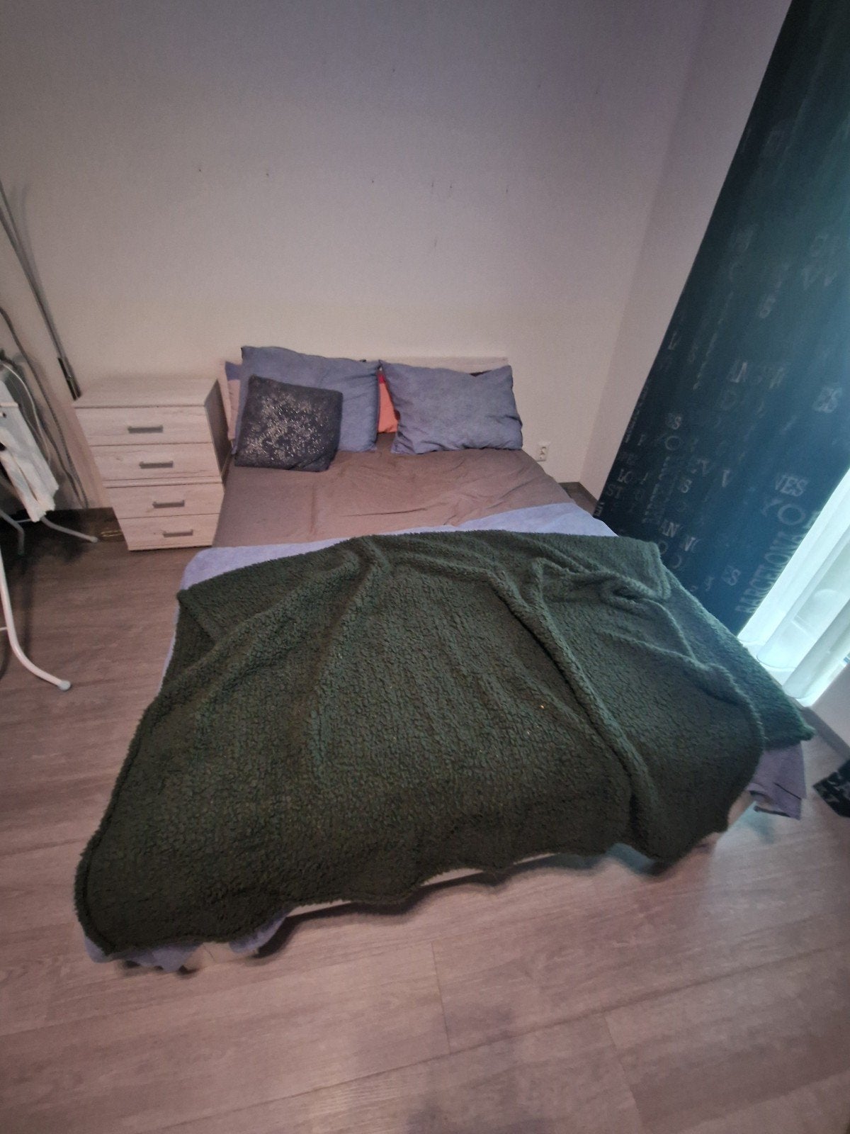 Ikea bed 140x200 cm met matras in goede staat, Huis en Inrichting, Ophalen, Gebruikt, Tweepersoons, 140 cm