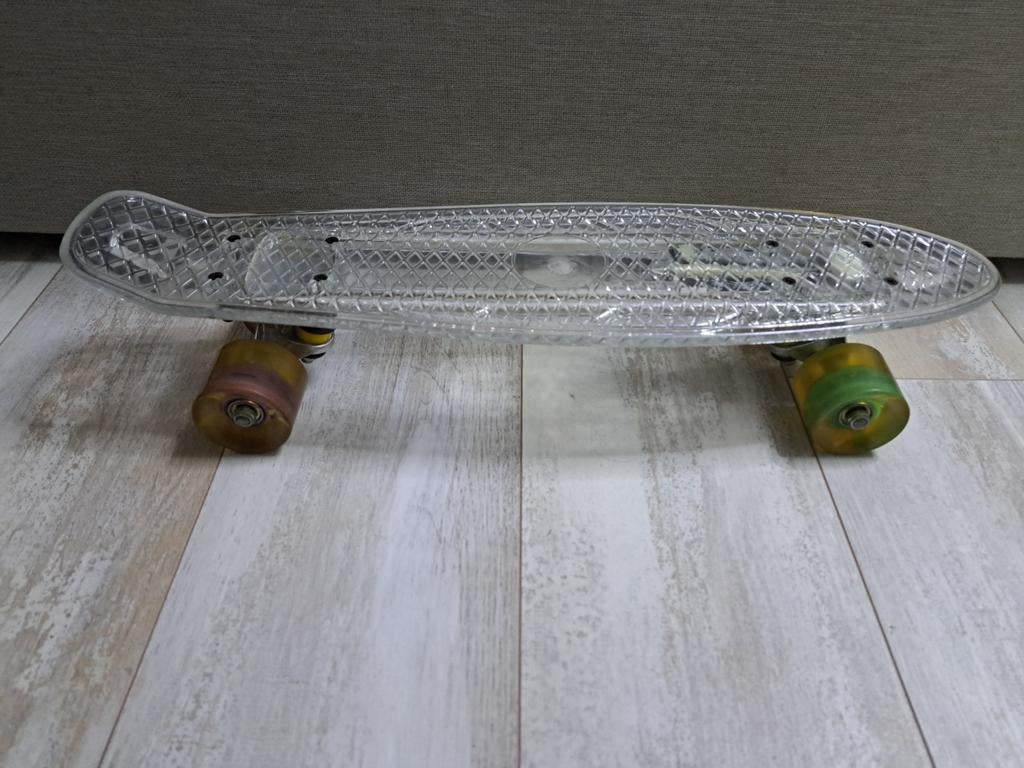 Transparant Skateboard met LED-verlichting, Ophalen of Verzenden, Zo goed als nieuw, Skateboard