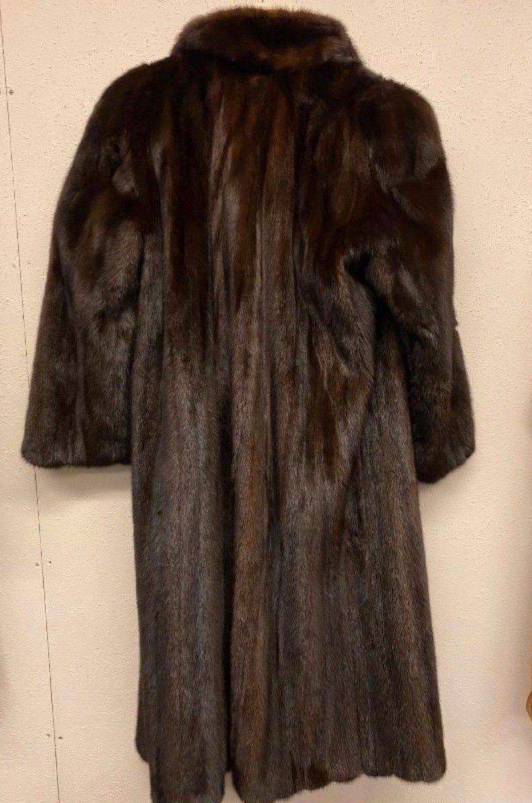 Luxe Nertsen Bontjas - Elegante Bruine Winterjas, Maat 38/40 (M), Bruin, Ophalen of Verzenden, Onbekend