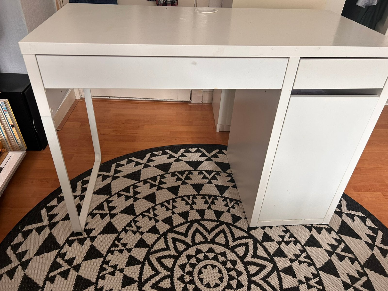 Micke Ikea bureau, Huis en Inrichting, Bureaus, Ophalen, Gebruikt