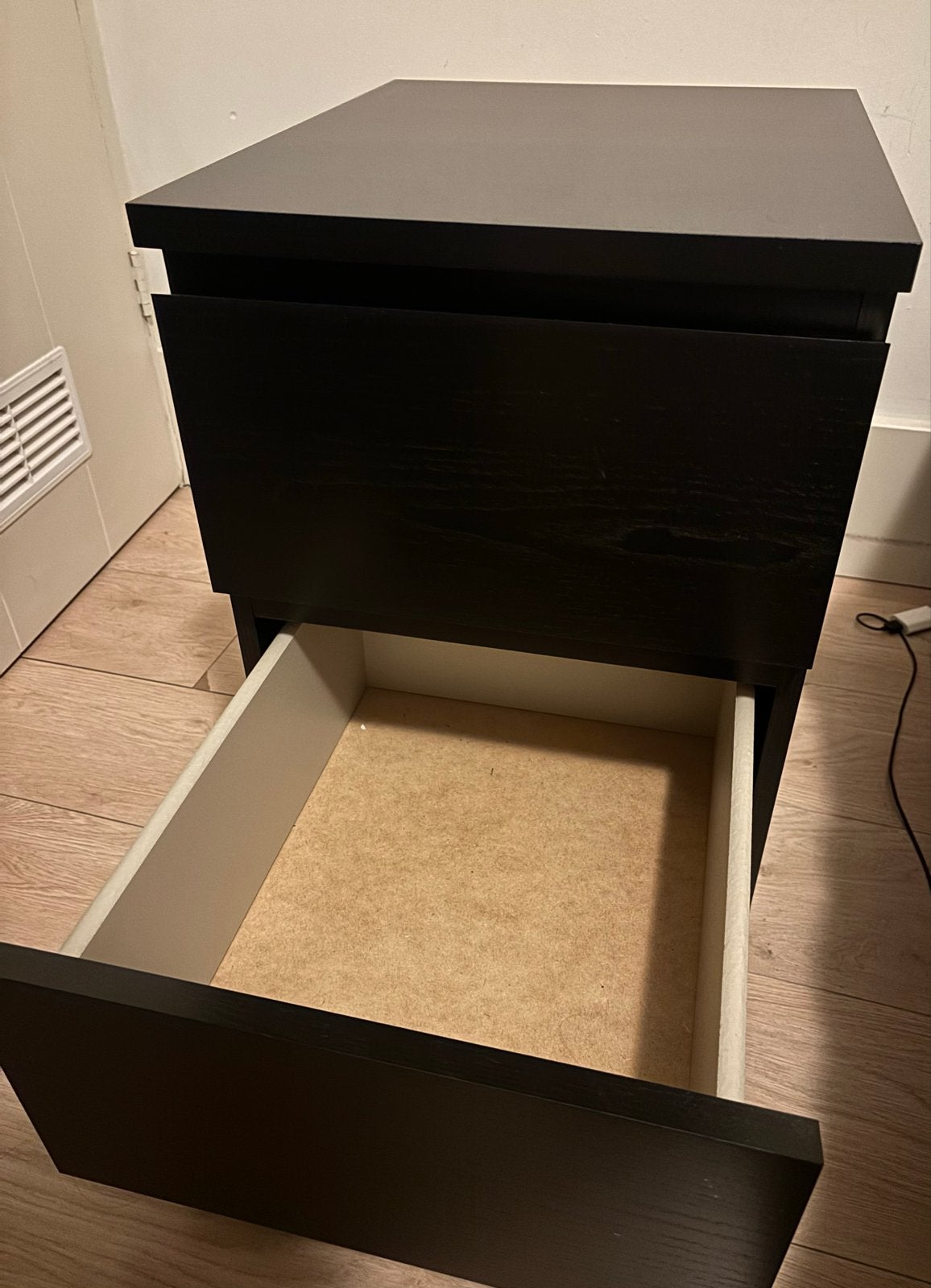 IKEA MALM nachtkastje / ladekast (2 laden) - Zwartbruin