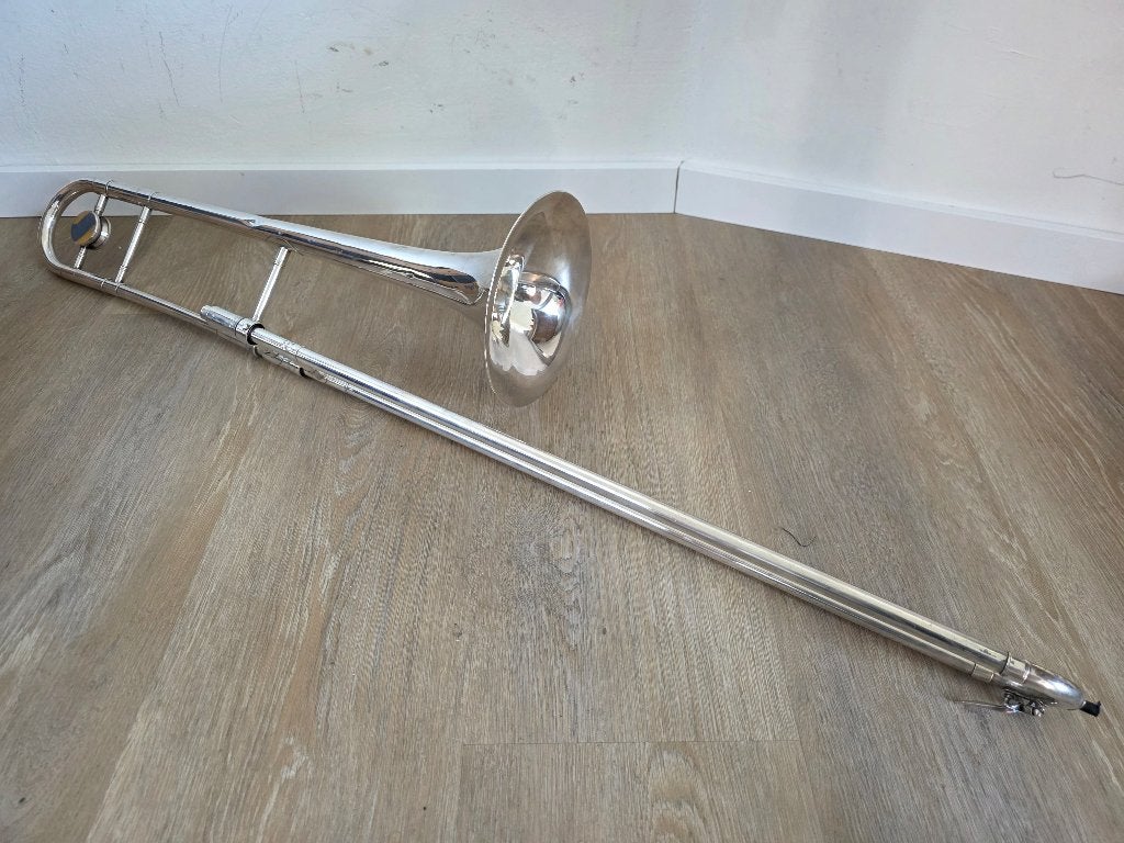 Trombone Courtois AC150, Muziek en Instrumenten, Ophalen of Verzenden, Gebruikt, Tenor, Met koffer