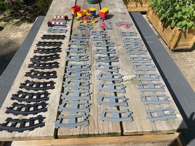 Grote Duplo treinbaan met locomotief en wagons, Kinderen en Baby's, Speelgoed | Duplo en Lego, Gebruikt, Duplo, Complete set, Inclusief accessoires
